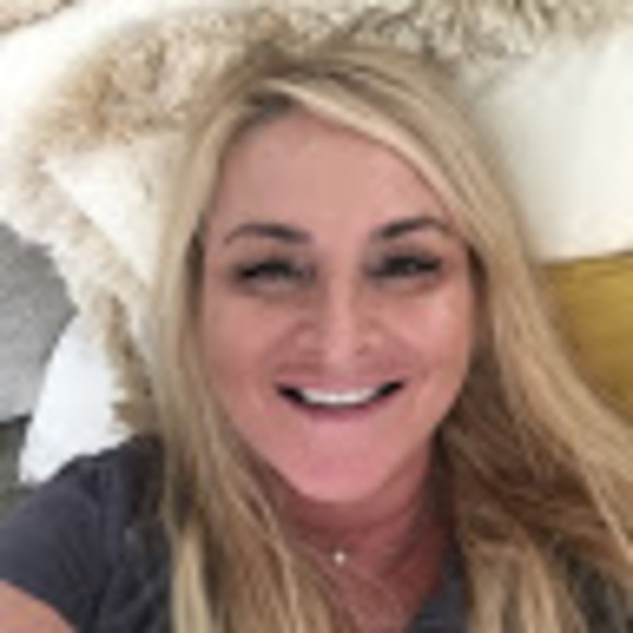 Meet your Posher, Selina - Picture 1 of 1